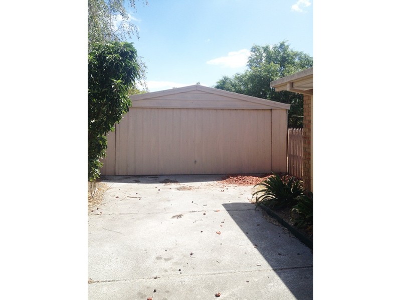 29 Lansell Boulevard, Cranbourne North VIC 3977