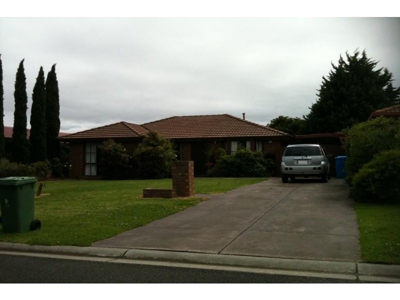 7 Heywood Crescent, Cranbourne North VIC 3977