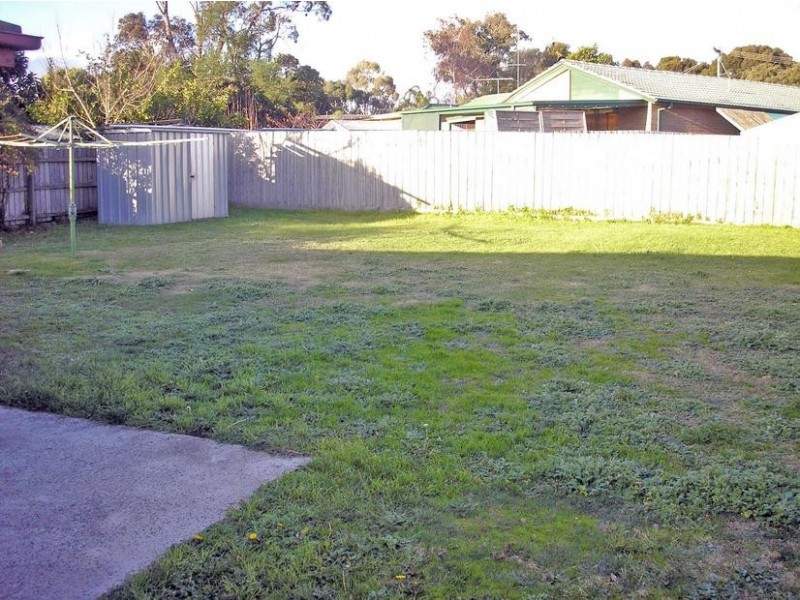 8 Bourke Road, Cranbourne VIC 3977