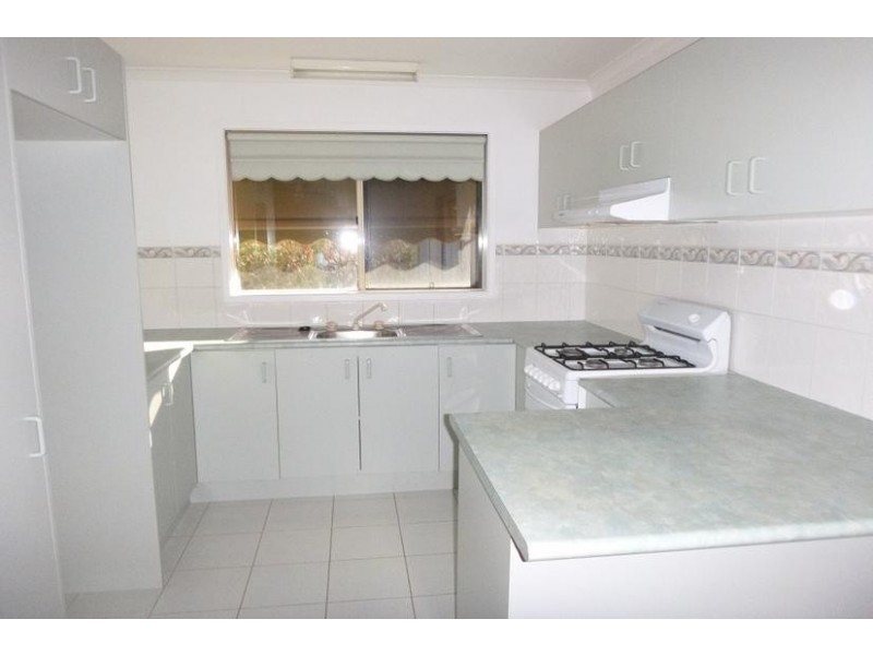 8B Jillian Street, Cranbourne VIC 3977