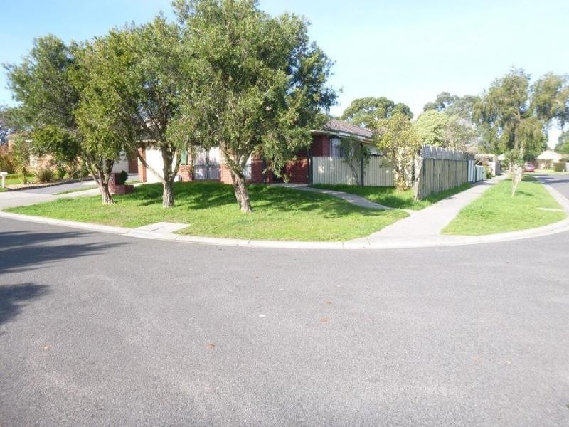 9 Gabriella Court, Cranbourne North VIC 3977