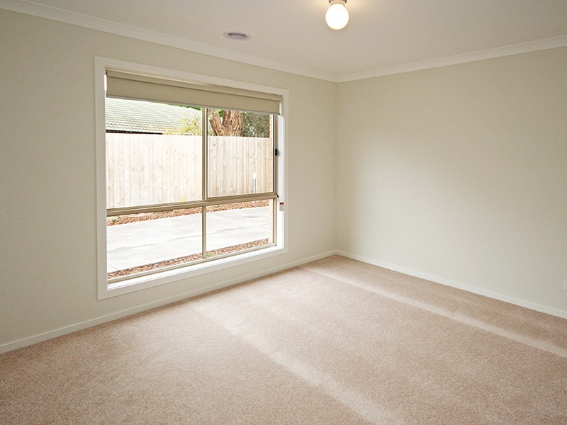 2/51 Stawell Street, Cranbourne VIC 3977