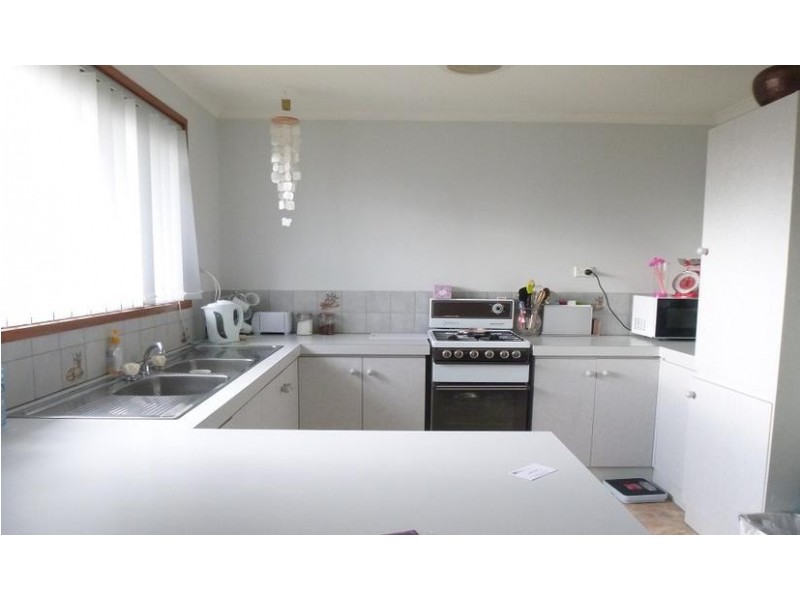 1B Wills Court, Cranbourne North VIC 3977