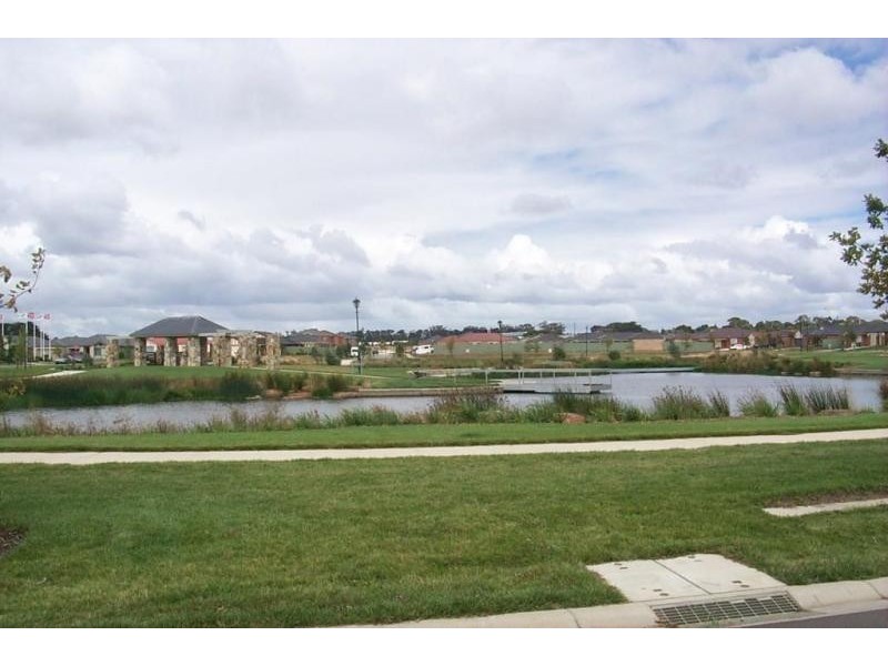 19 Greenmantle Close, Cranbourne West VIC 3977