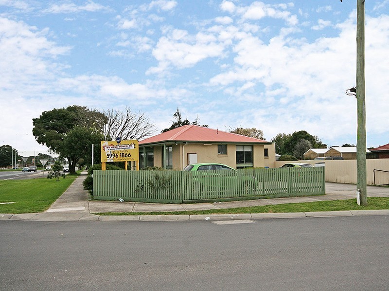 1 Lurline Street, Cranbourne VIC 3977