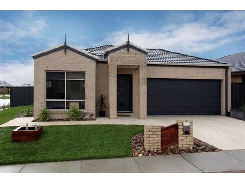 14 Merrowland Avenue, Cranbourne North VIC 3977