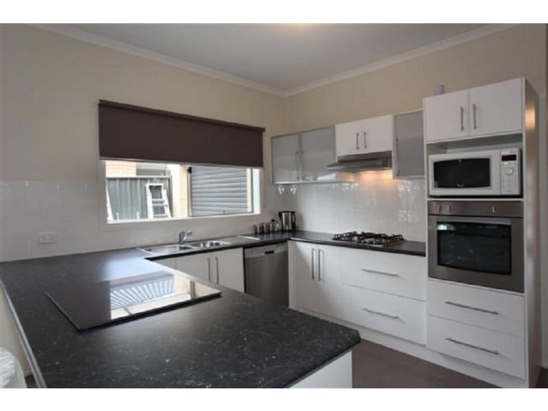 14 Merrowland Avenue, Cranbourne North VIC 3977