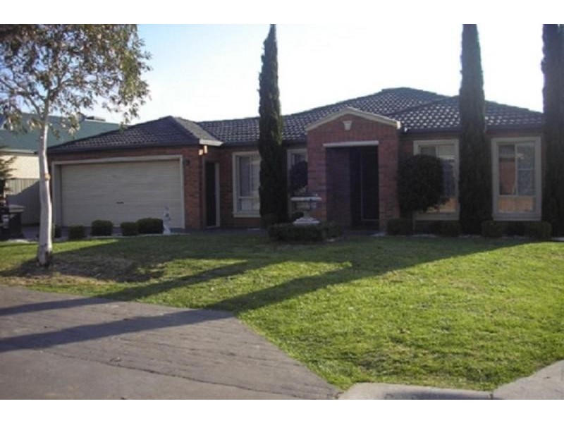 13 Cromwell Lane, Cranbourne East VIC 3977