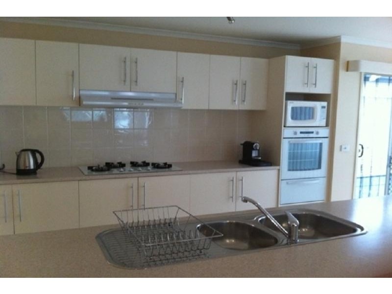 13 Cromwell Lane, Cranbourne East VIC 3977
