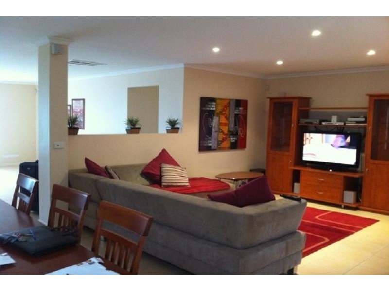 13 Cromwell Lane, Cranbourne East VIC 3977