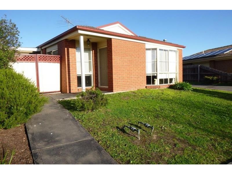 1/12 Rachel Drive, Cranbourne North VIC 3977