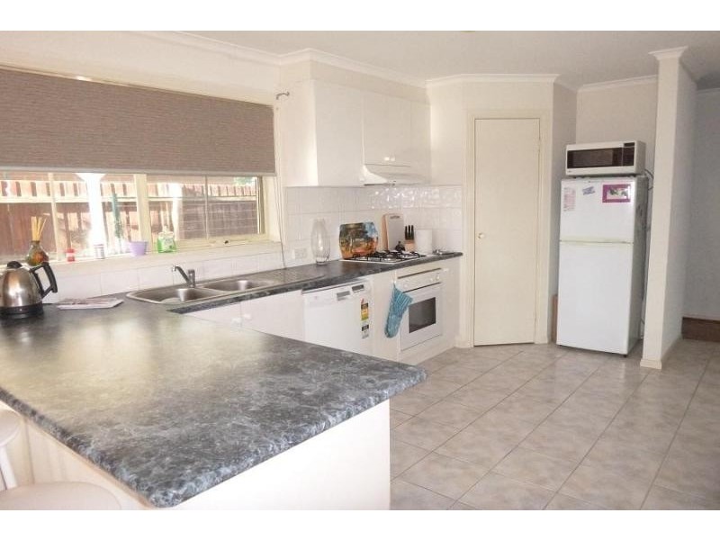 1/12 Rachel Drive, Cranbourne North VIC 3977