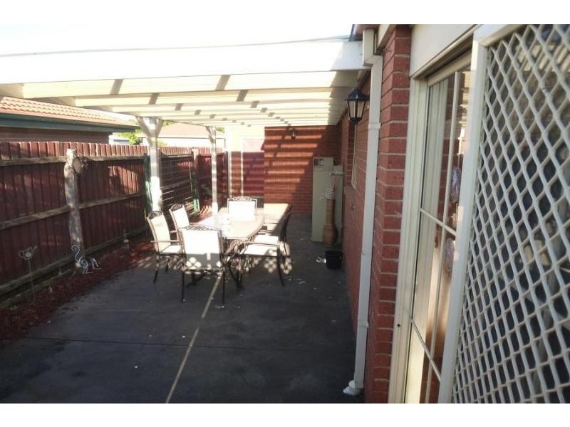 1/12 Rachel Drive, Cranbourne North VIC 3977