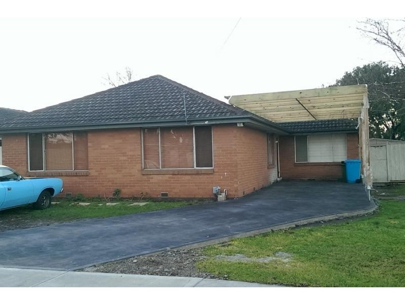 13 Campbell Parade, Cranbourne VIC 3977