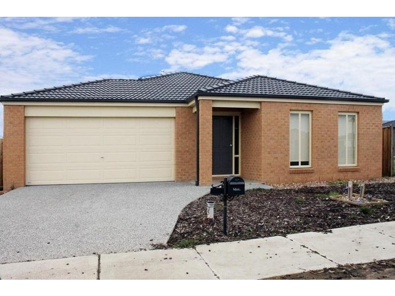 8 Rock Daisy Drive, Cranbourne West VIC 3977
