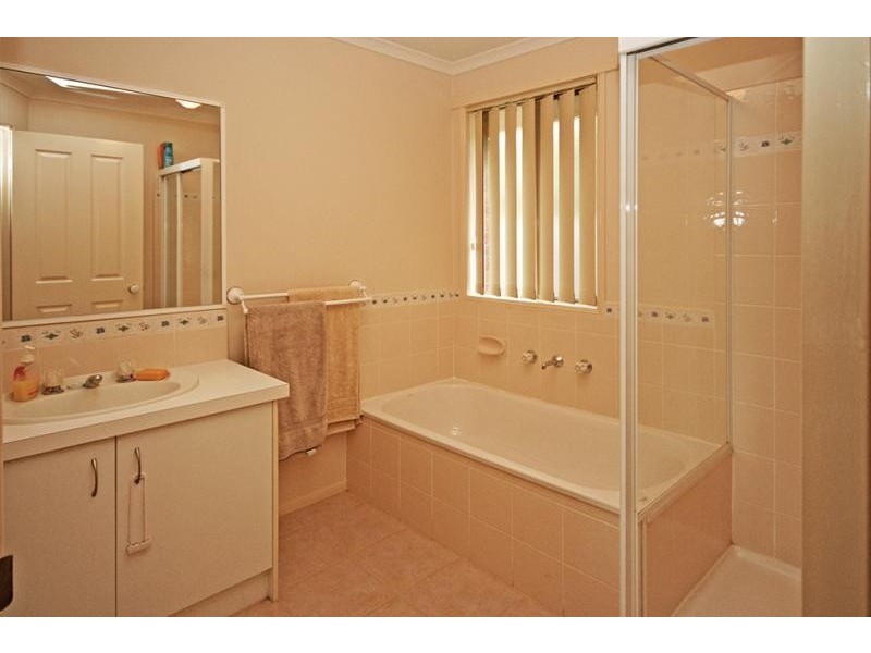 11 Fernisky Drive, Cranbourne East VIC 3977