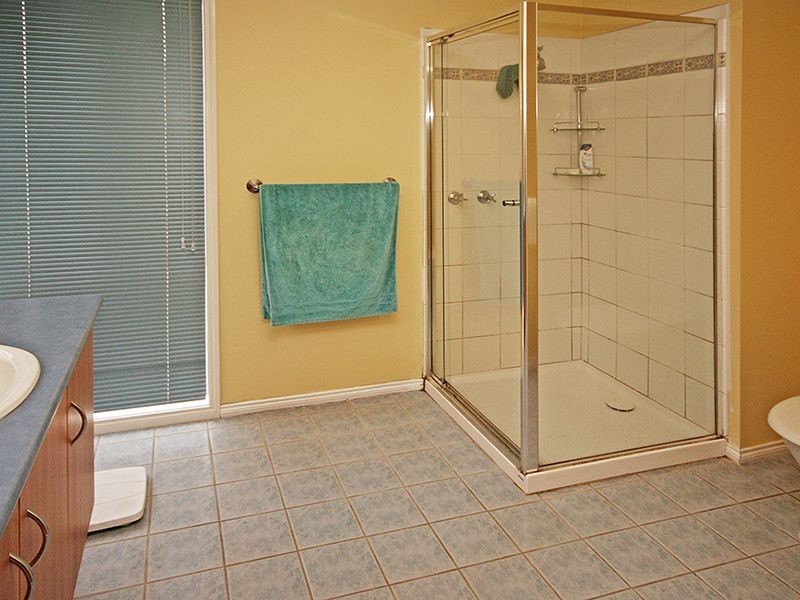 6 Dennis Close, Lynbrook VIC 3975