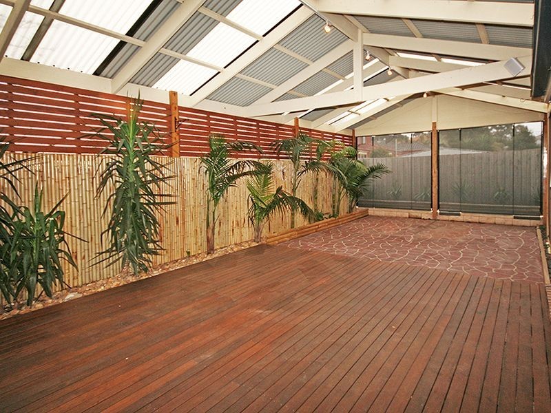 6 Dennis Close, Lynbrook VIC 3975