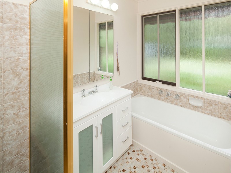 18 Mayfield Road, Cranbourne East VIC 3977