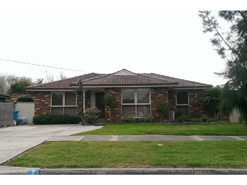 7 Barkly Street, Cranbourne VIC 3977