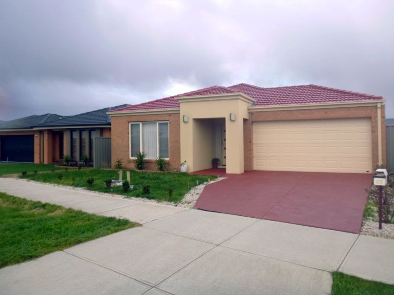 47 Stately Drive, Cranbourne East VIC 3977