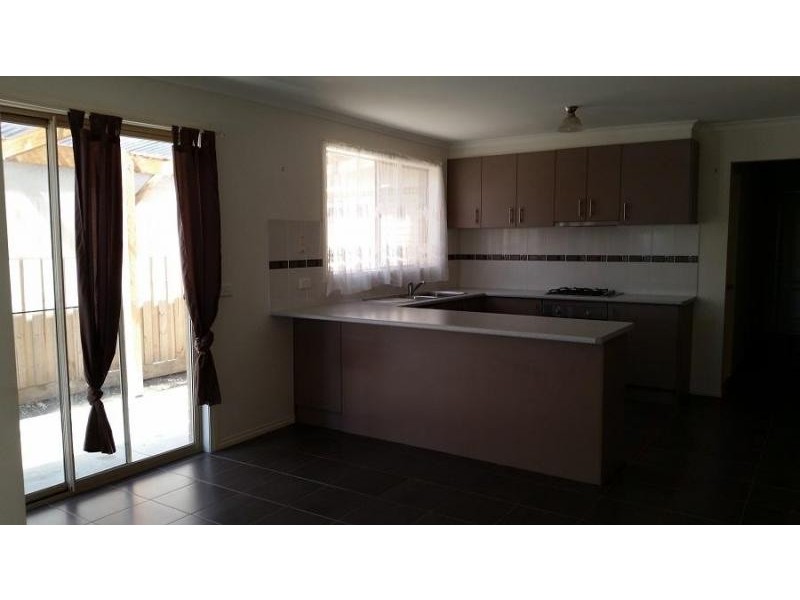 69 Calais Circuit, Cranbourne VIC 3977