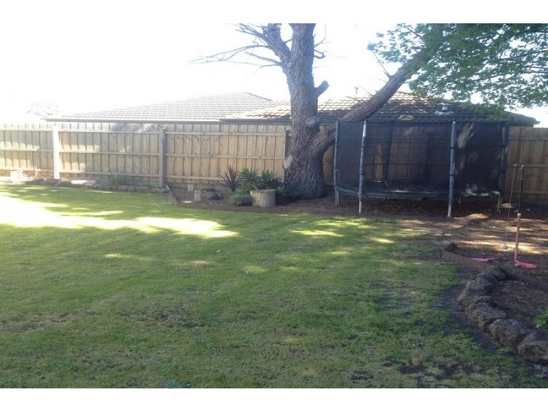 15 Donnelly Court, Cranbourne VIC 3977