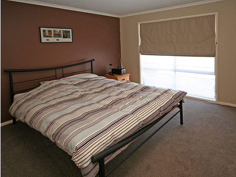 Cranbourne North VIC 3977