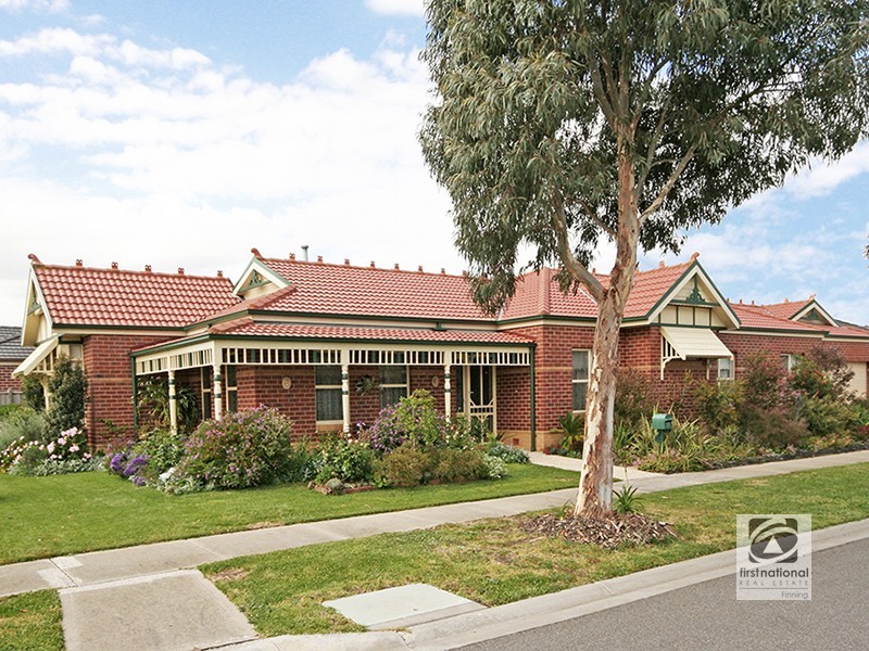 20 Dan Morgan Drive, Cranbourne East VIC 3977