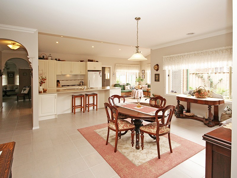 20 Dan Morgan Drive, Cranbourne East VIC 3977