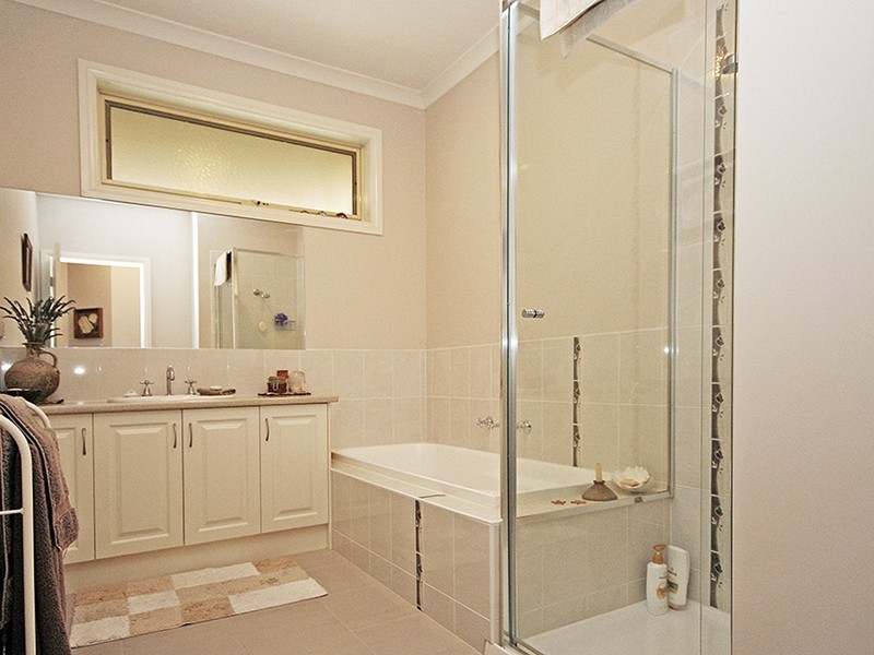 20 Dan Morgan Drive, Cranbourne East VIC 3977