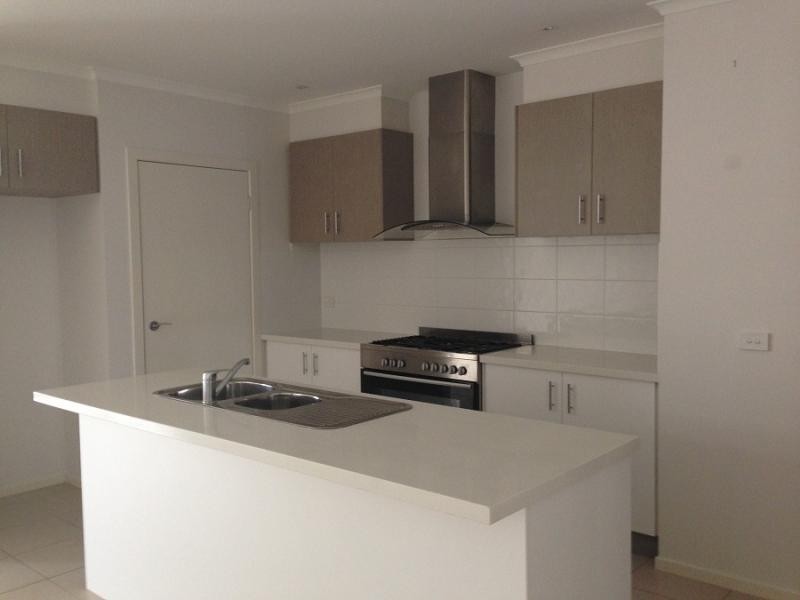 3 Stocks Drive, Cranbourne West VIC 3977