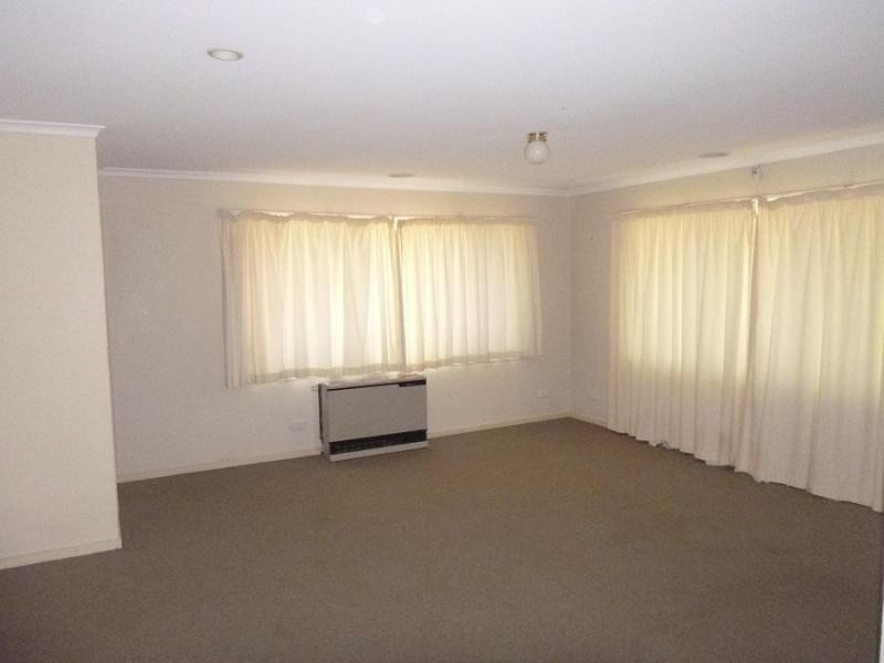 35 Eliza Street, Cranbourne North VIC 3977