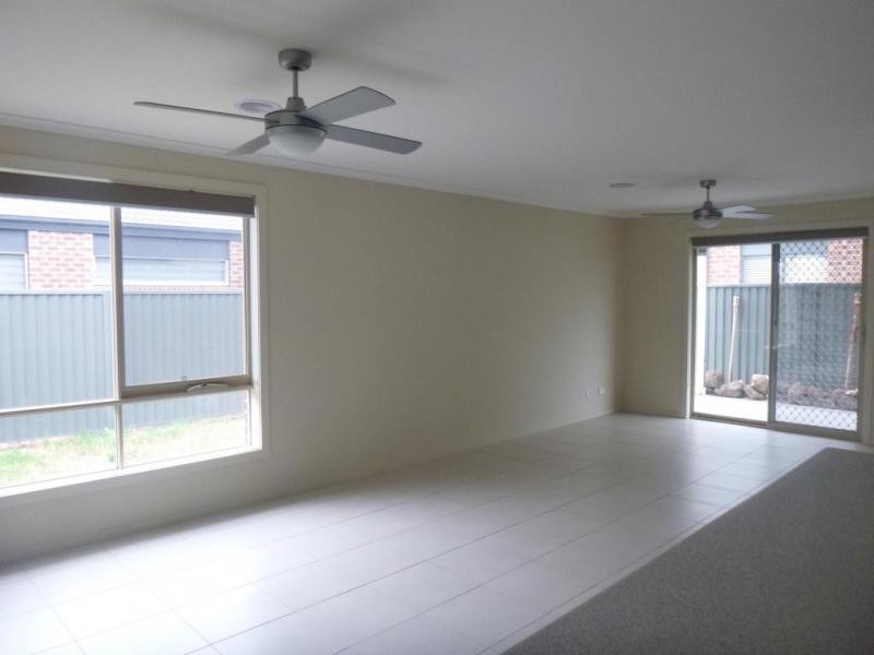 23 Rannoch Street, Cranbourne East VIC 3977