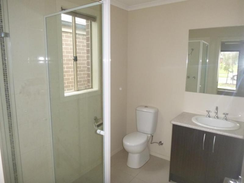 23 Rannoch Street, Cranbourne East VIC 3977