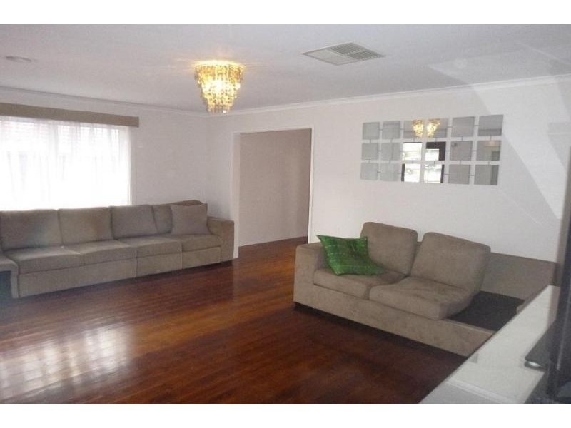 75 Circle Drive, Cranbourne VIC 3977