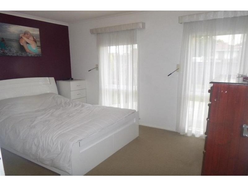 75 Circle Drive, Cranbourne VIC 3977