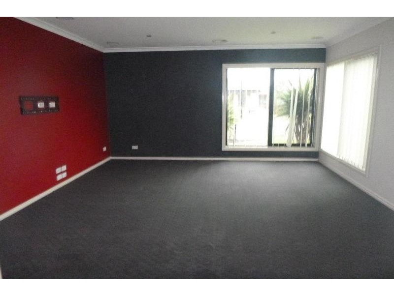 60 Thunderbolt Drive, Cranbourne East VIC 3977