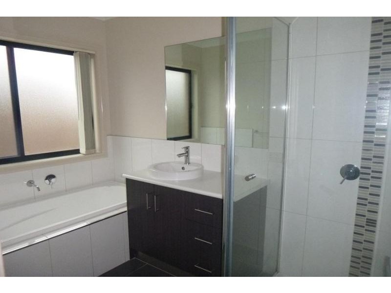 60 Thunderbolt Drive, Cranbourne East VIC 3977