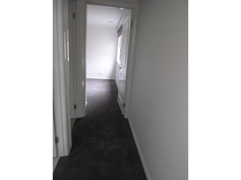 2/52 Taylor Street, Cranbourne VIC 3977