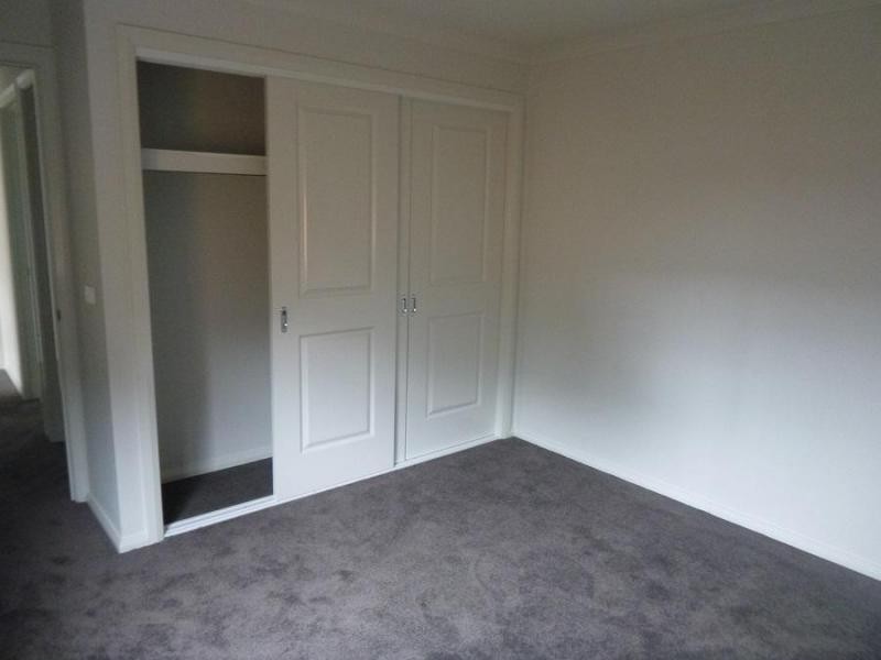 2/52 Taylor Street, Cranbourne VIC 3977