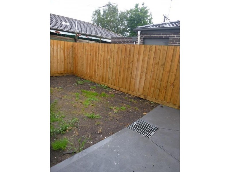 2/52 Taylor Street, Cranbourne VIC 3977