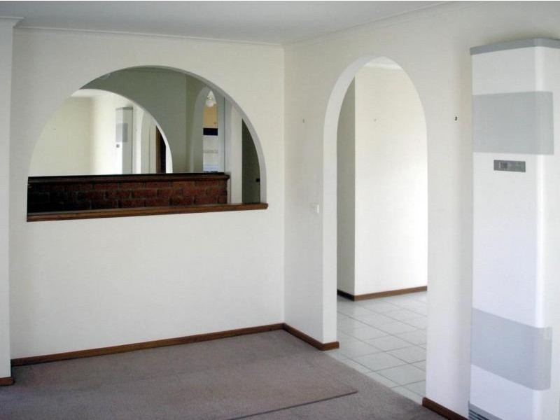 32 Strafford Avenue, Cranbourne VIC 3977