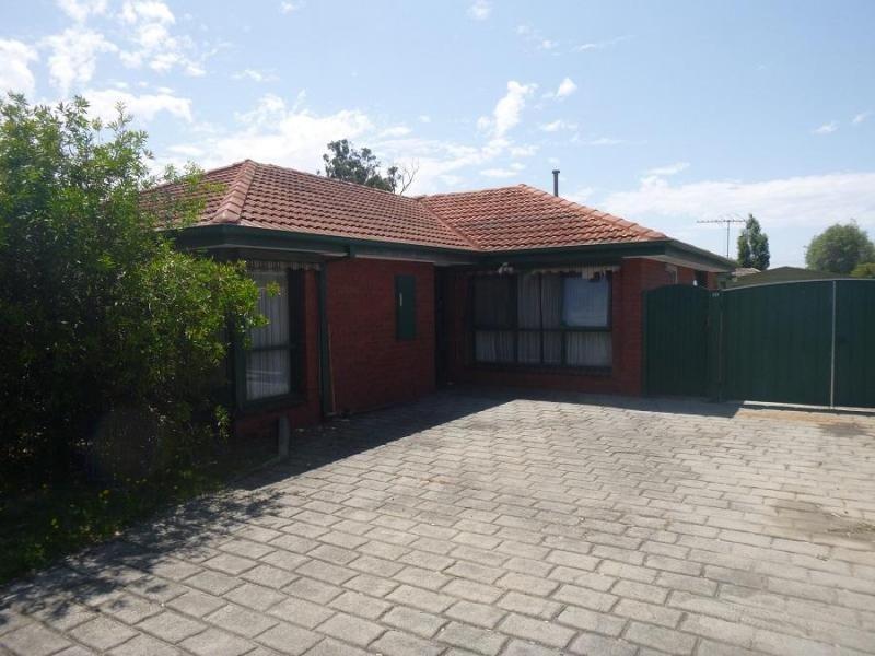 50 Fairbairn Road, Cranbourne VIC 3977