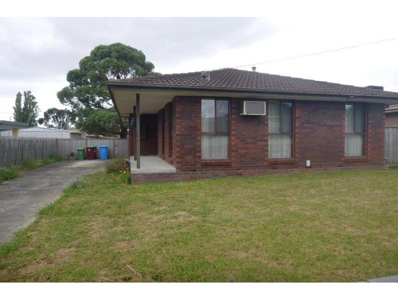 39 Fenfield Street, Cranbourne VIC 3977