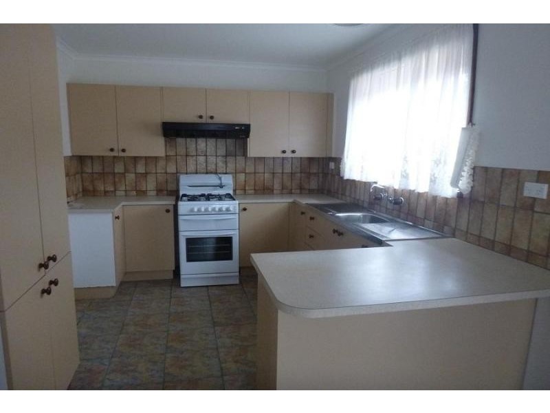 39 Fenfield Street, Cranbourne VIC 3977