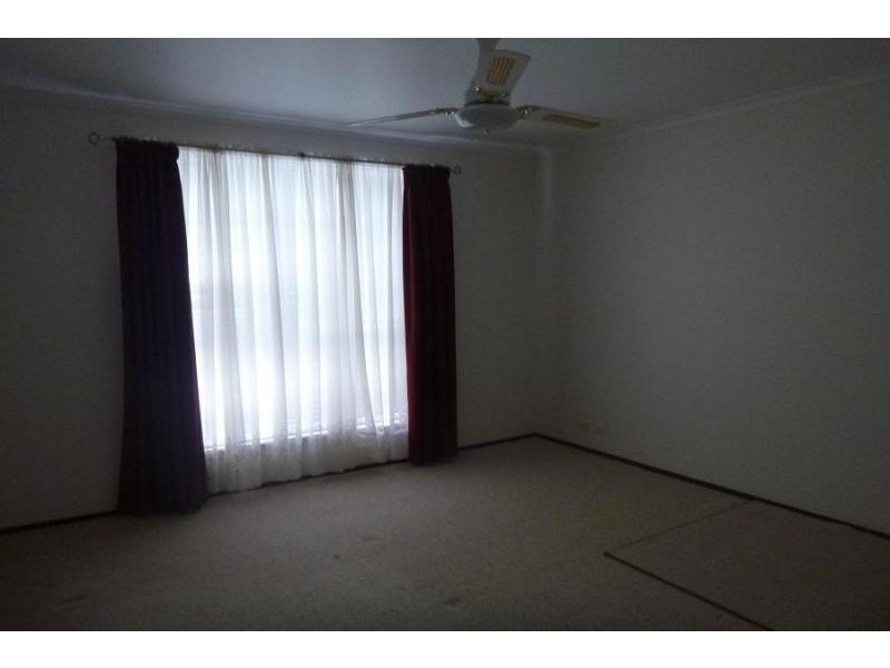 39 Fenfield Street, Cranbourne VIC 3977