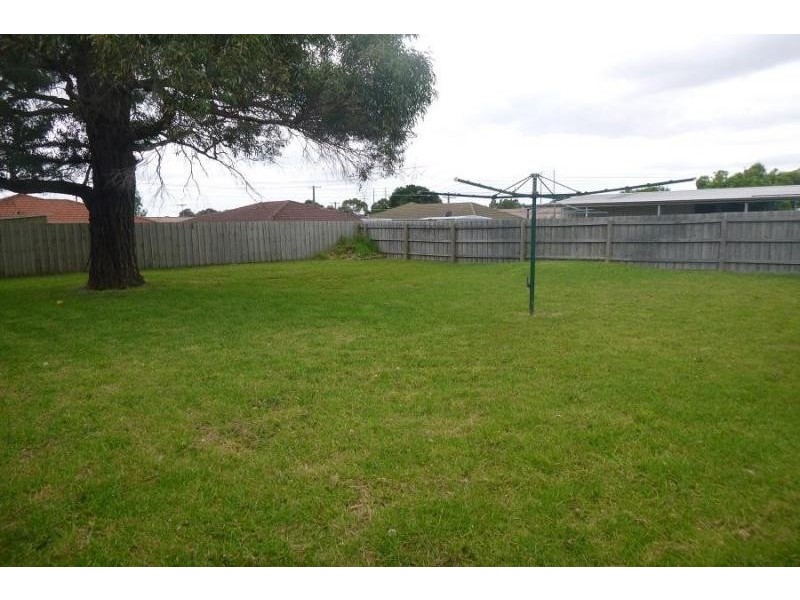 39 Fenfield Street, Cranbourne VIC 3977