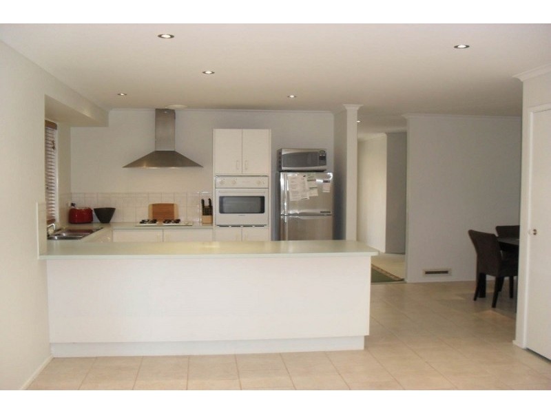 43 Joyce Street, Cranbourne West VIC 3977