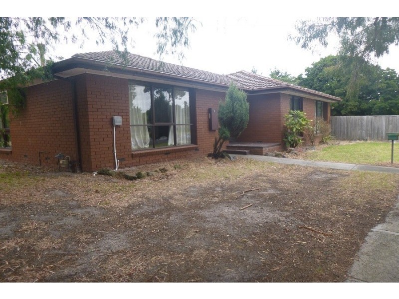 6 Wallace Road, Cranbourne VIC 3977